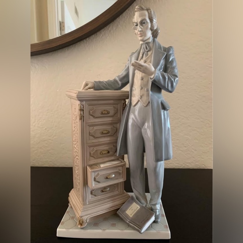 Llardro “Attorney” Figurine (#5213)